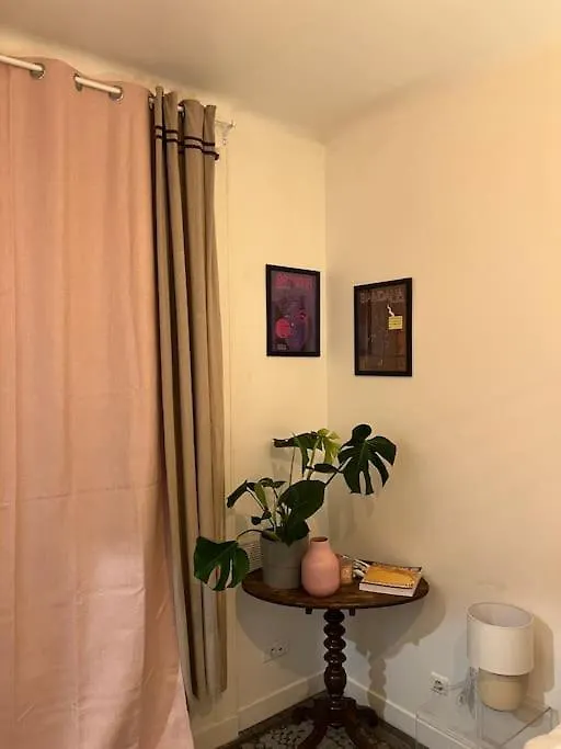 Warm Studio Next To Place Italie - Mp52b Apartment